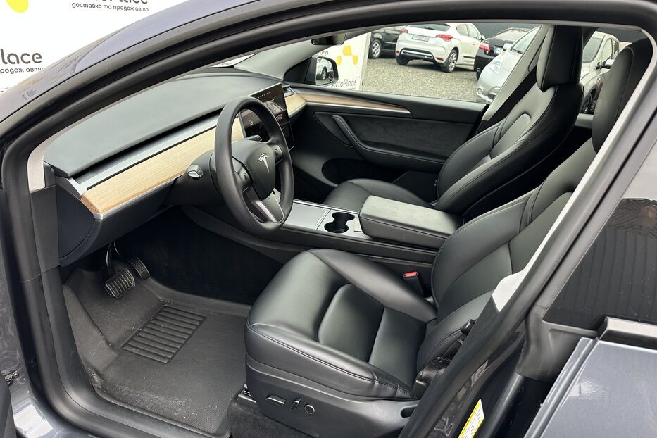 Продам Tesla Model Y 82 квт 2023 року у Луцьку