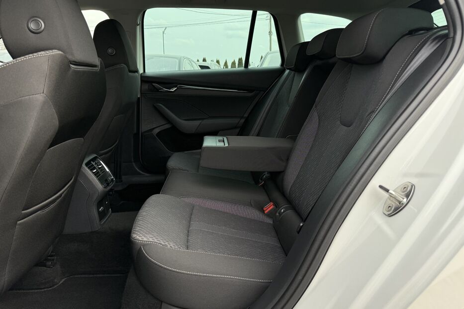 Продам Skoda Octavia A8  2.0 TDI 150к.с АТ 4х4 МАСАЖ 2022 року у Львові