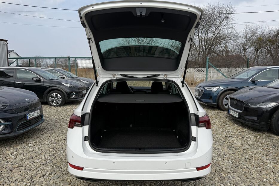 Продам Skoda Octavia A8  2.0 TDI 150к.с АТ 4х4 МАСАЖ 2022 року у Львові