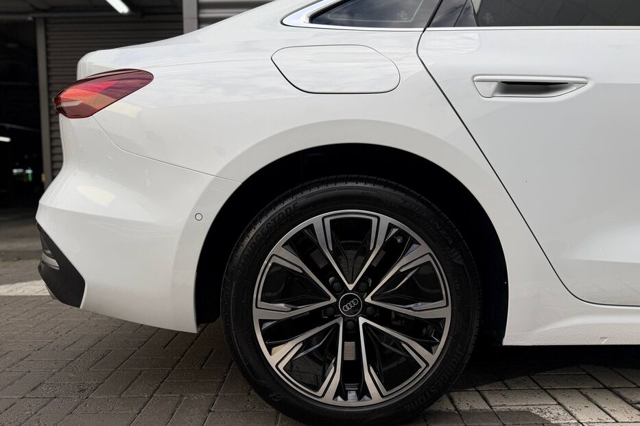 Продам Audi A5 Quattro Premium 2025 року у Києві