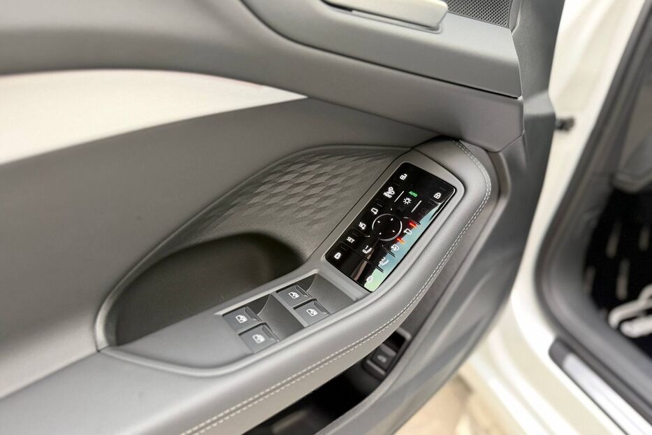 Продам Audi A5 Quattro Premium 2025 року у Києві