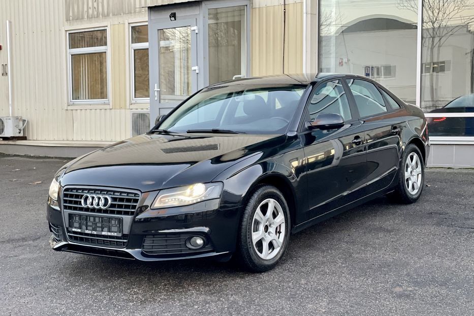 Продам Audi A4 TFSI 2010 года в Одессе