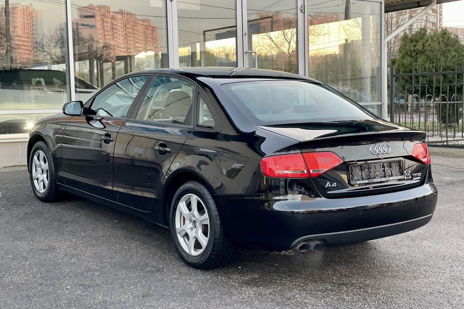 Продам Audi A4 TFSI 2010 года в Одессе