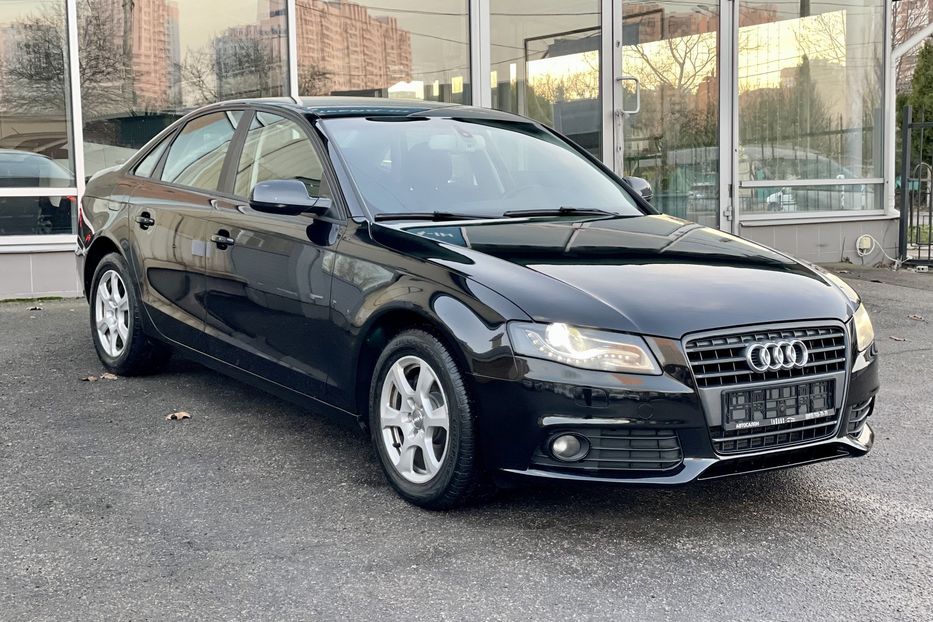 Продам Audi A4 TFSI 2010 года в Одессе