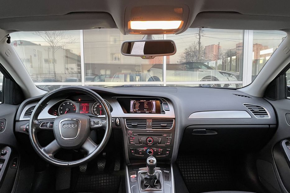 Продам Audi A4 TFSI 2010 года в Одессе