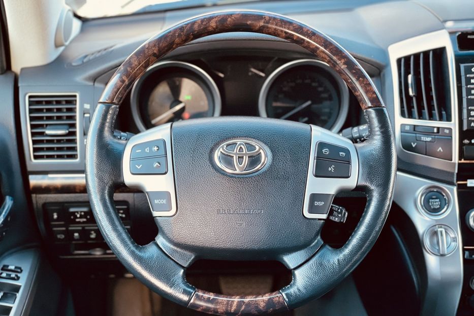 Продам Toyota Land Cruiser 200 Люкс Safety 2014 года в Одессе