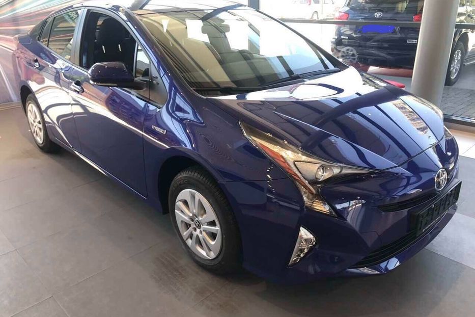 Продам Toyota Prius HYBRID 2018 года в Киеве