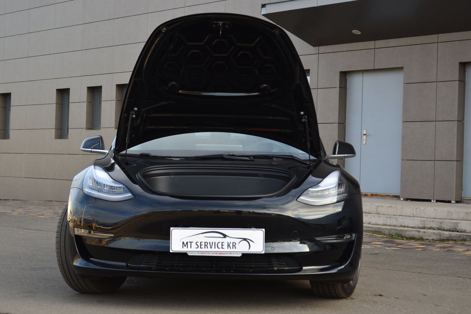 Продам Tesla Model 3 Dual Motor Long Range 2018 года в г. Кривой Рог, Днепропетровская область