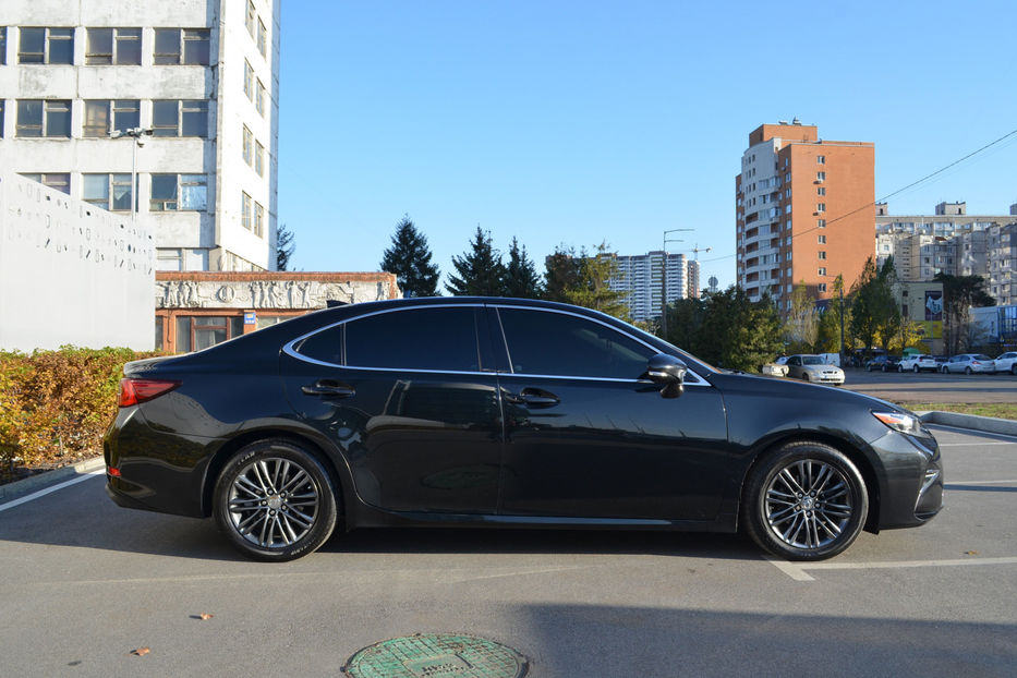 Продам Lexus ES 350 2017 года в Киеве