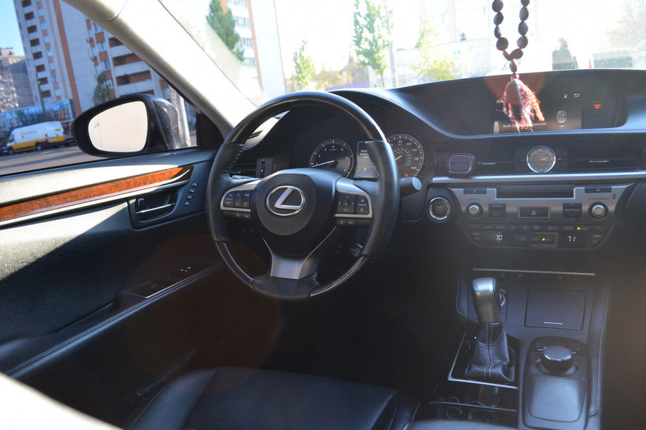 Продам Lexus ES 350 2017 года в Киеве