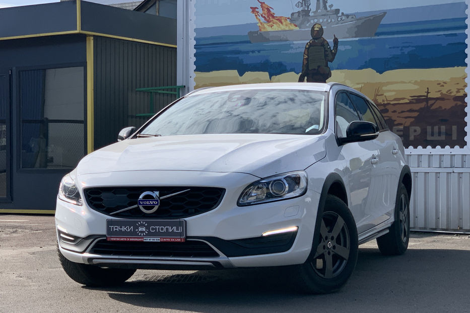 Продам Volvo V60 2016 года в Киеве